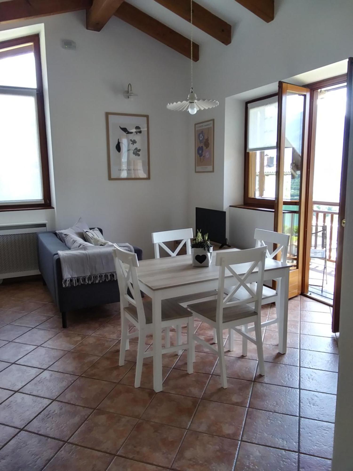 La Casa Di Athos Διαμέρισμα Tenna Εξωτερικό φωτογραφία